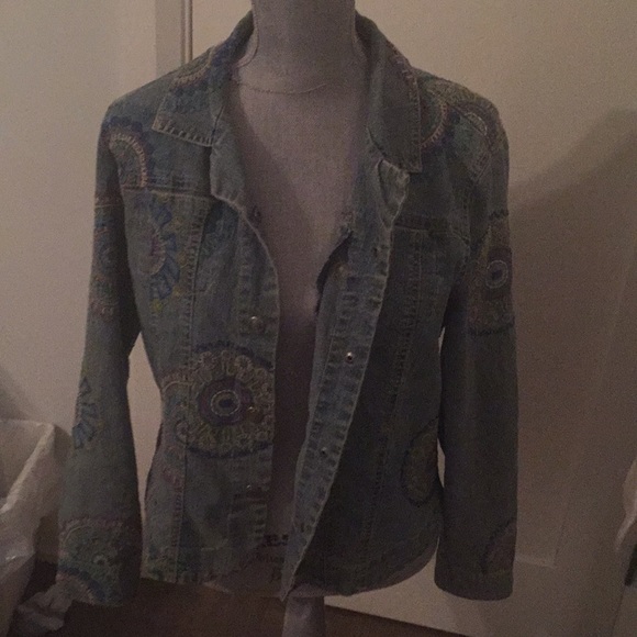 Jean jacket - Picture 1 of 3